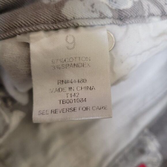 Tinseltown Floral Rose Denim Flap Pocket Cuffed Shorts‎ Gray Womens Size 9 Denim - Picture 10 of 12